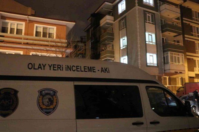 Tartıştığı Sevgilisini Sırtından Bıçakladı