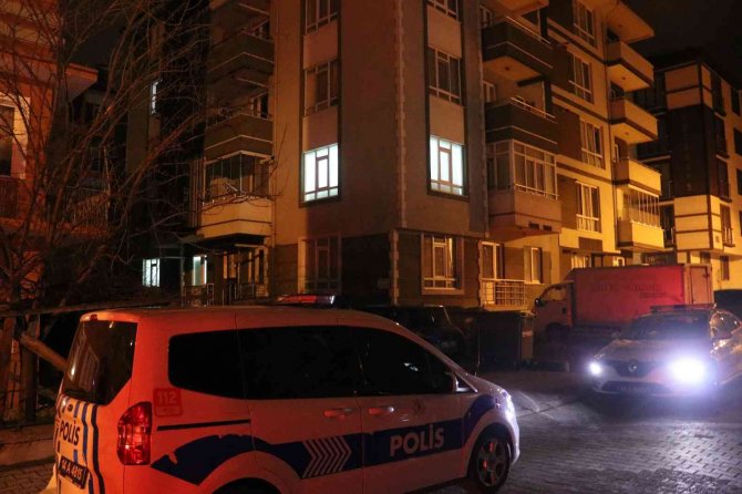 Tartıştığı Sevgilisini Sırtından Bıçakladı