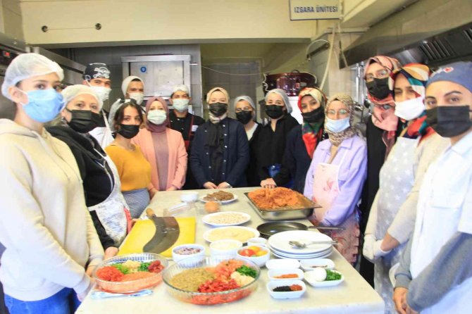 Burdurlu Kadınlar Dünya Lezzetlerini Kendi Mutfaklarına Taşıyor