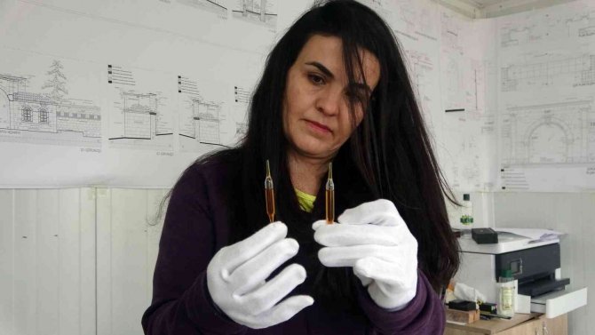 Çanakkale Savaşları’nda Mehmetçiğin Kullandığı 112 Yıllık Tıbbi Serum Ampulleri Bulundu