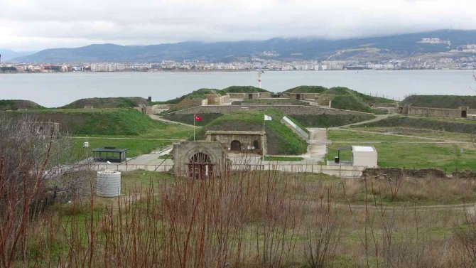 Çanakkale Savaşları’nda Mehmetçiğin Kullandığı 112 Yıllık Tıbbi Serum Ampulleri Bulundu