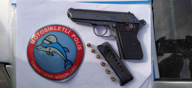 Çaldıkları Cins Kümes Hayvanlarını Satamadan Yakalandılar