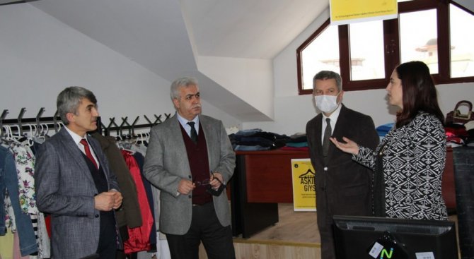 Dpü’nün “Askıda Giysi” Kampanyasına Destek