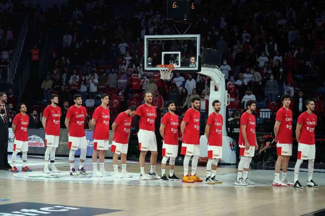 Dünya Kupası Elemeleri: Türkiye: 67 - Yunanistan: 76