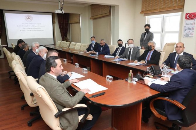 Eğitim Yatırımları Görüşüldü