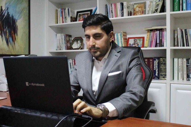 Ekonomi Yorumcusu Muratlı: “Rusya’nın Swift’ten Çıkarılması Doların Hegemonyasına Darbe Olacak”