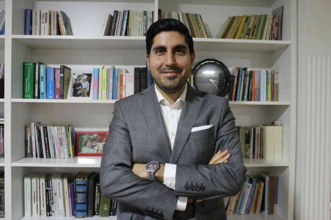 Ekonomi Yorumcusu Muratlı: “Rusya’nın Swift’ten Çıkarılması Doların Hegemonyasına Darbe Olacak”