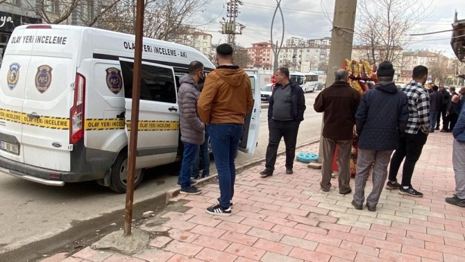Kuzeni Tarafından Bıçaklanan Şahıs Öldü