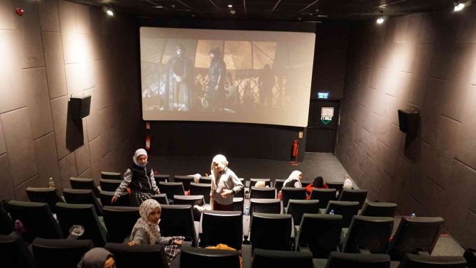 Haliliye’de Gençler 1071 Malazgirt Filmine Götürülüyor