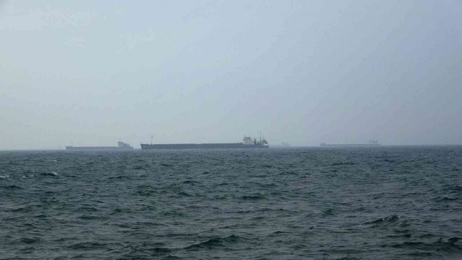 Fırtınadan Etkilenen Gemiler Sinop Limanına Sığındı