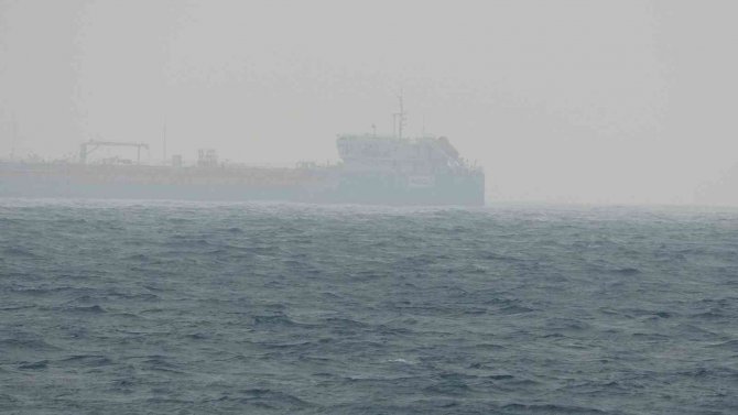 Fırtınadan Etkilenen Gemiler Sinop Limanına Sığındı