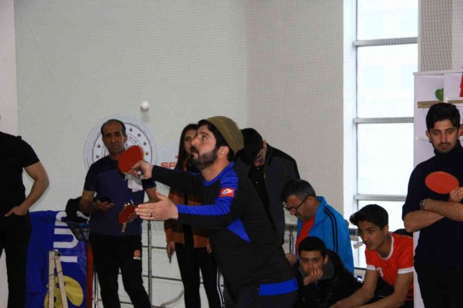 Hakkari’de ‘Veteranlar Masa Tenisi İ̇l Birinciliği Turnuvası’ Düzenlendi