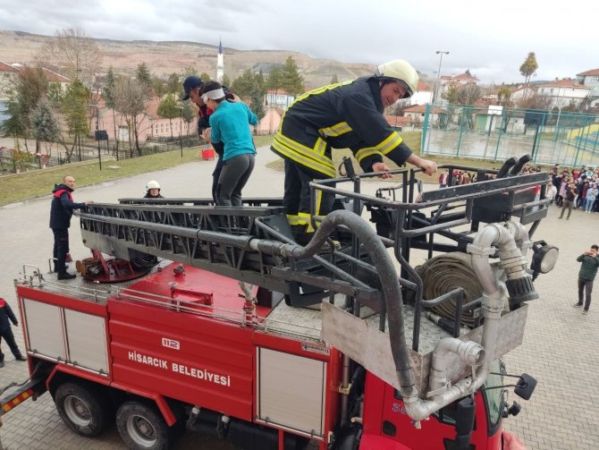 Hisarcık’ta Okullarda Deprem Ve Yangın Tatbikatı