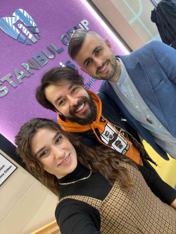 Ünlüleri Gülümseten Hizmet