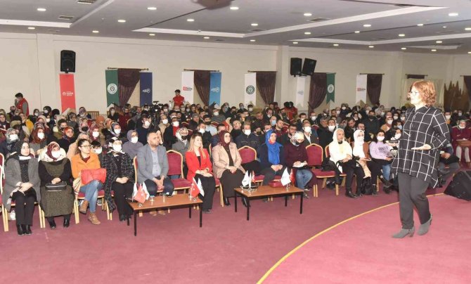 Karatay’da “Aile-eğitimci Buluşmaları” Sürüyor