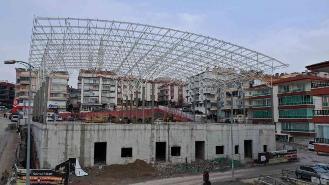 Keçiören Sancaktepe’de Hem Pazar Alanı Hem De Kültür Merkezi Yükseliyor