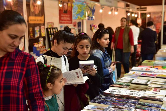 Usta Yazarlar 4. Kepez Kitap Fuarı’nda