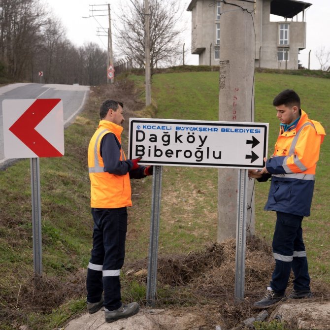 Kırsal Mahallelerin İşaret Ve Yönlendirme Levhaları Yenileniyor