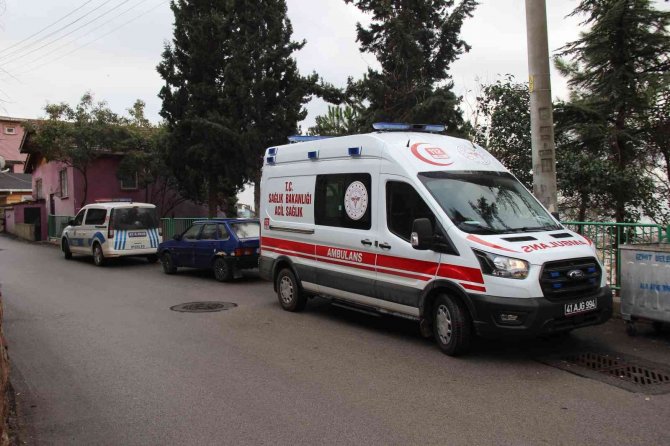 İ̇ki Gündür Haber Alınamıyordu, Evinde Ölü Bulundu