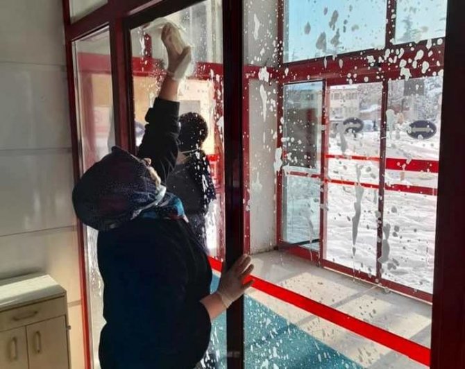 Kütahya Evliya Çelebi Hastanesi’nde Temizlik Seferberliği