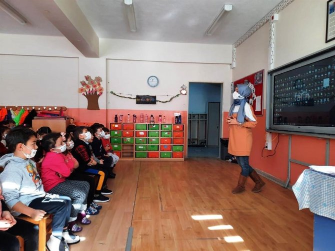 Kütahya’da İlkokul Öğretmen Ve Öğrencilerine Okul Afet Farkındalık Eğitimi