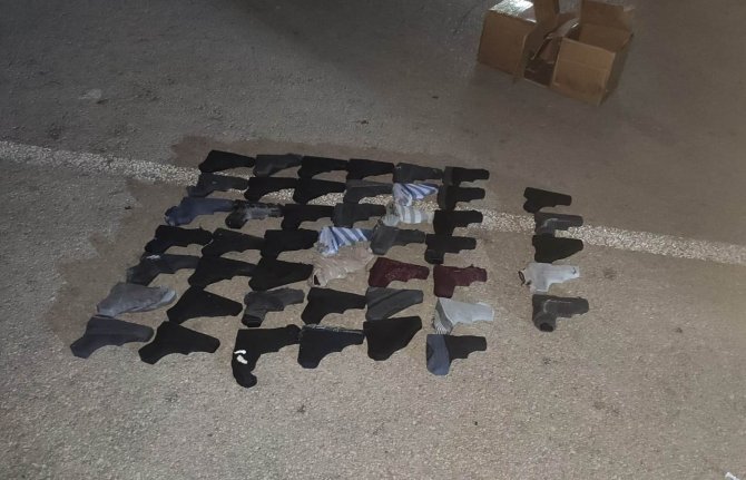 Mersin’de 47 Adet ’Glock’ Marka Silah Ele Geçirildi