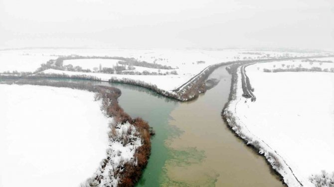 Karasu Nehri’ne Düşen Yağmur’u Arama Çalışmalarına Ara Verildi