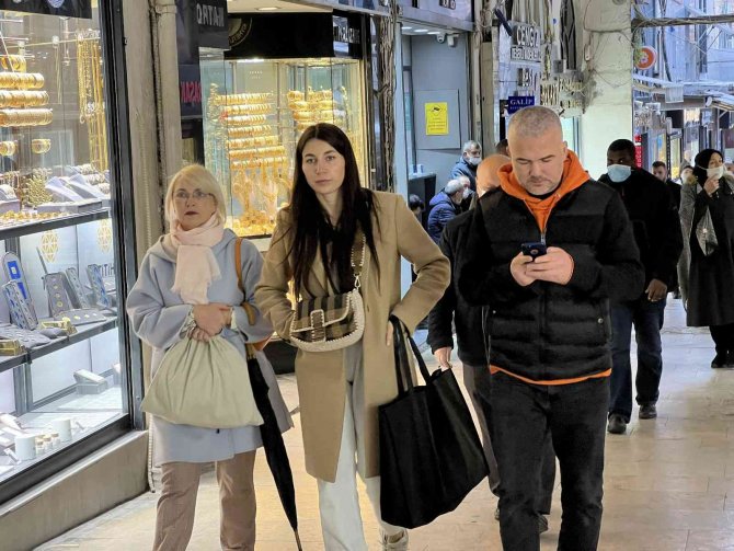 Rusya-ukrayna Savaşı Altına Olan Talebi Artırdı