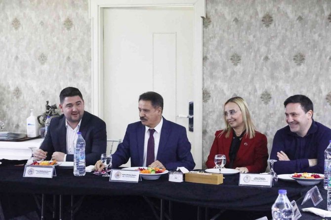 Gençlik Meclisleri Ukrayna-rusya Savaşını Kınadı