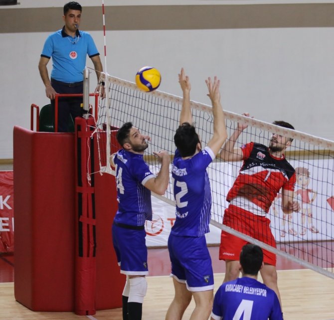 Voleybol 2. Lig Erkekler Yarı Final Maçları Sivas’ta Başladı