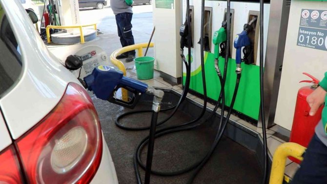 Akaryakıt İşletmecileri Ayakta Kalmak İçin Yüzde 15 Kar Marjı İstiyor