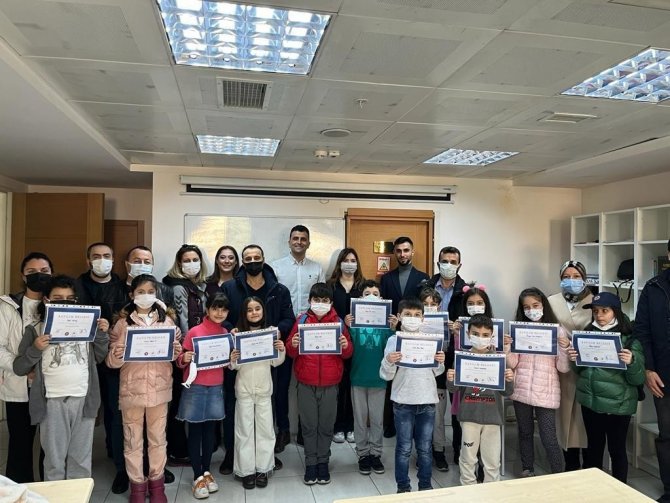 Maltepe’de 130 Miniğe İ̇ngilizce Sertifikası