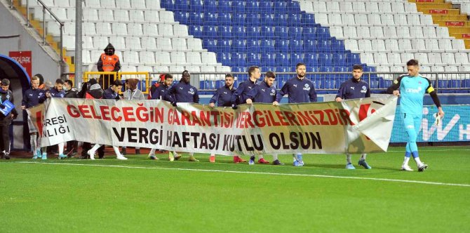 Spor Toto Süper Lig: Kasımpaşa: 0 - Fenerbahçe: 1 (Maç Devam Ediyor)