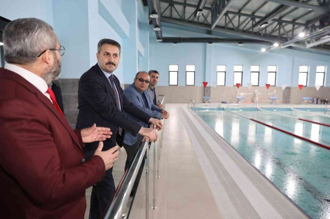 Denizi Olmasa Da Bu Şehirde Yüzme Bilmeyen Kalmayacak