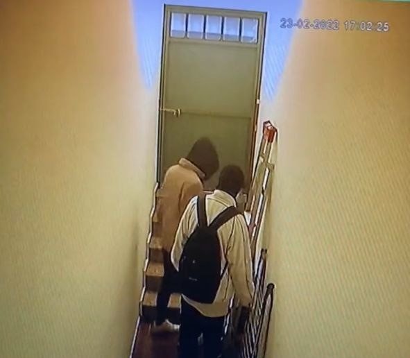 Ümraniye’de Maskeli Hırsızlardan Merdiven Ve Semaver Hırsızlığı