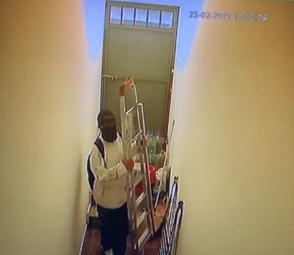 Ümraniye’de Maskeli Hırsızlardan Merdiven Ve Semaver Hırsızlığı