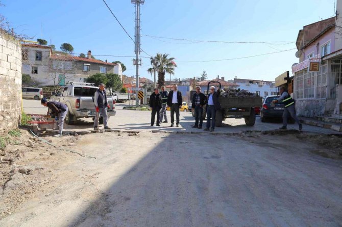 Başkan Deveciler Yol Yapım Çalışmalarını İnceledi