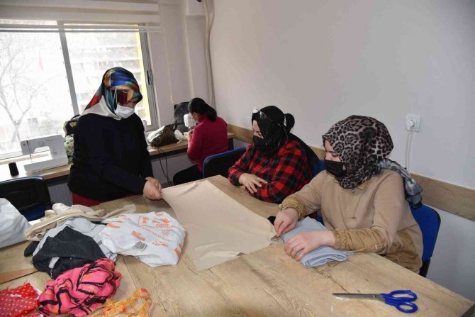 Kursiyerler Tevfikiye Hanım Lokalinden Çok Memnun