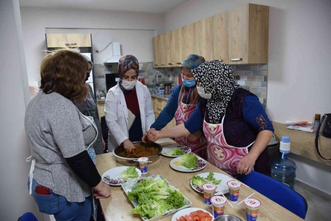 Kursiyerler Tevfikiye Hanım Lokalinden Çok Memnun