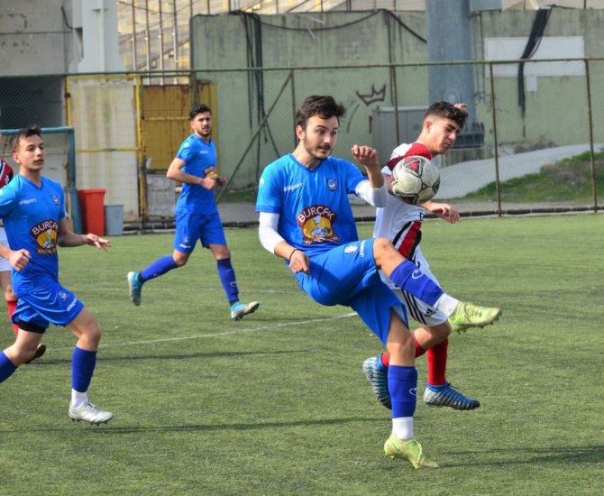 Yunusemre Belediyespor U18 Takımı Namağlup Grup Şampiyonu Oldu