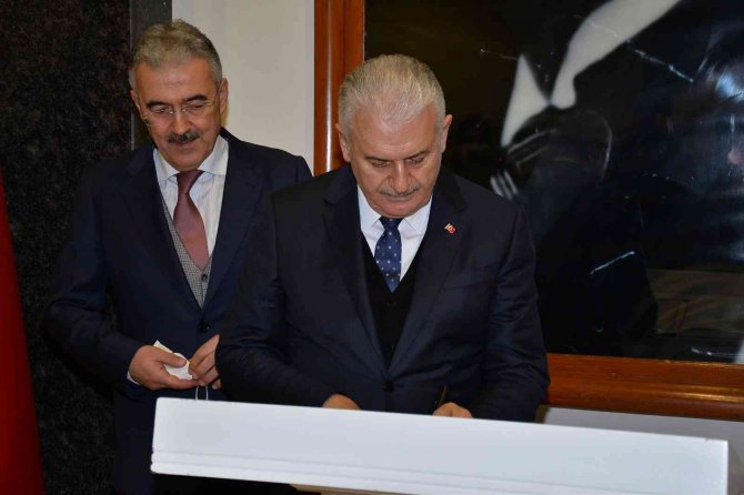Binali Yıldırım Eskişehir Valisi Ayyıldız’ı Ziyaret Etti