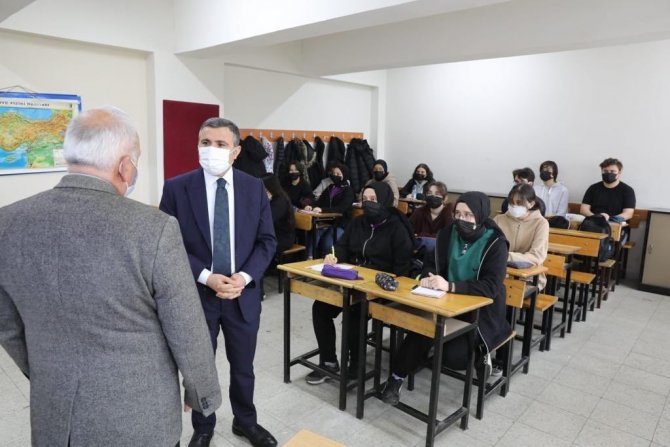 Lise Öğrencileri Vali Atay’la Buluştu