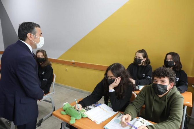 Lise Öğrencileri Vali Atay’la Buluştu