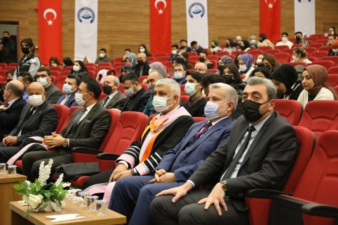 Asü’de Unvanda Yükselen 91 Akademisyen Cübbelerini Giydi