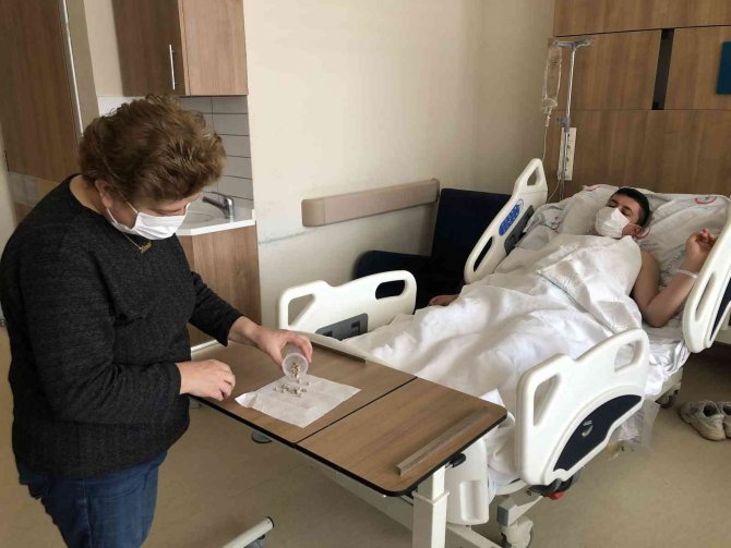 Mesanesinden 39 Adet Fındık Büyüklüğünde Taş Çıktı