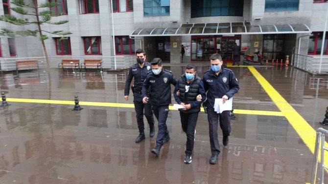 Çaldığı 35 Kazı Kazana Bile 100 Tl Çıktı, Kaçamadan Yakalandı