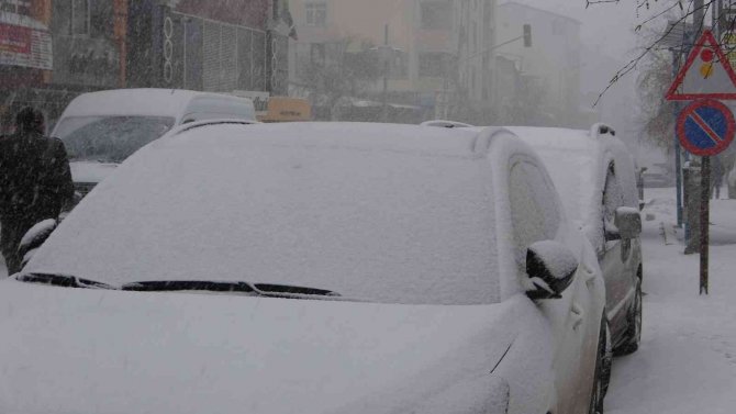 Ardahan Güne Karla Uyandı