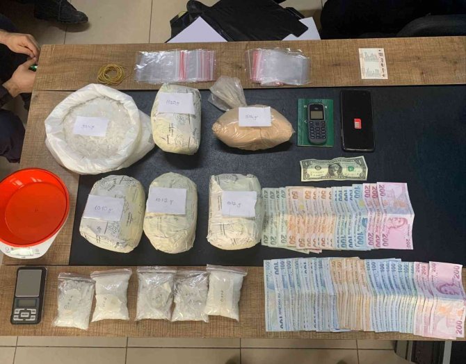 Avcılar Ve Esenyurt’ta Uyuşturucu Operasyonu: 5 Kilo Uyuşturucu Madde Ele Geçirildi