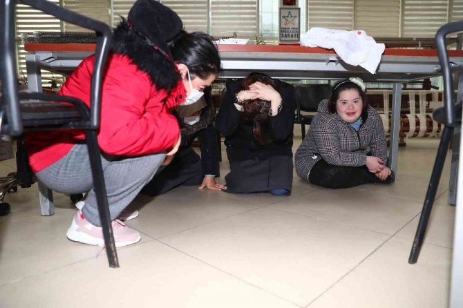 Engelliler Depreme Hazırlandı