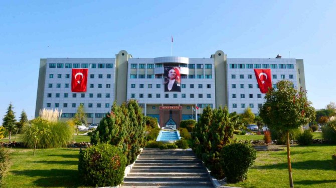 Balıkesir Üniversitesinin, Mezun İ̇stihdamı Çalışmaları Devam Ediyor